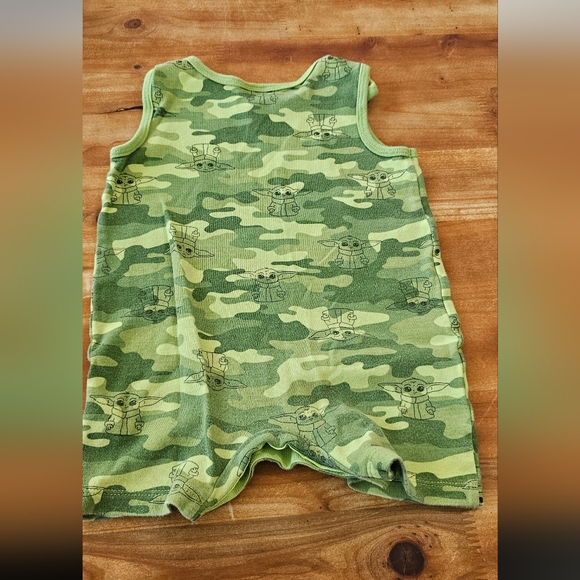 Star Wars Baby Yoda Short Bodysuit Camo green cute 18M months - Picture 3 of 3